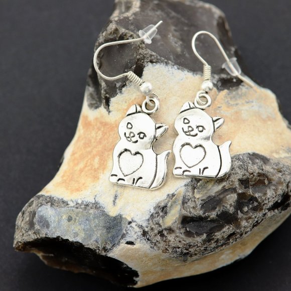 Metal cat dangle earrings, gift for cat lover, gift for her, cat drop earrings - Picture 2 of 6